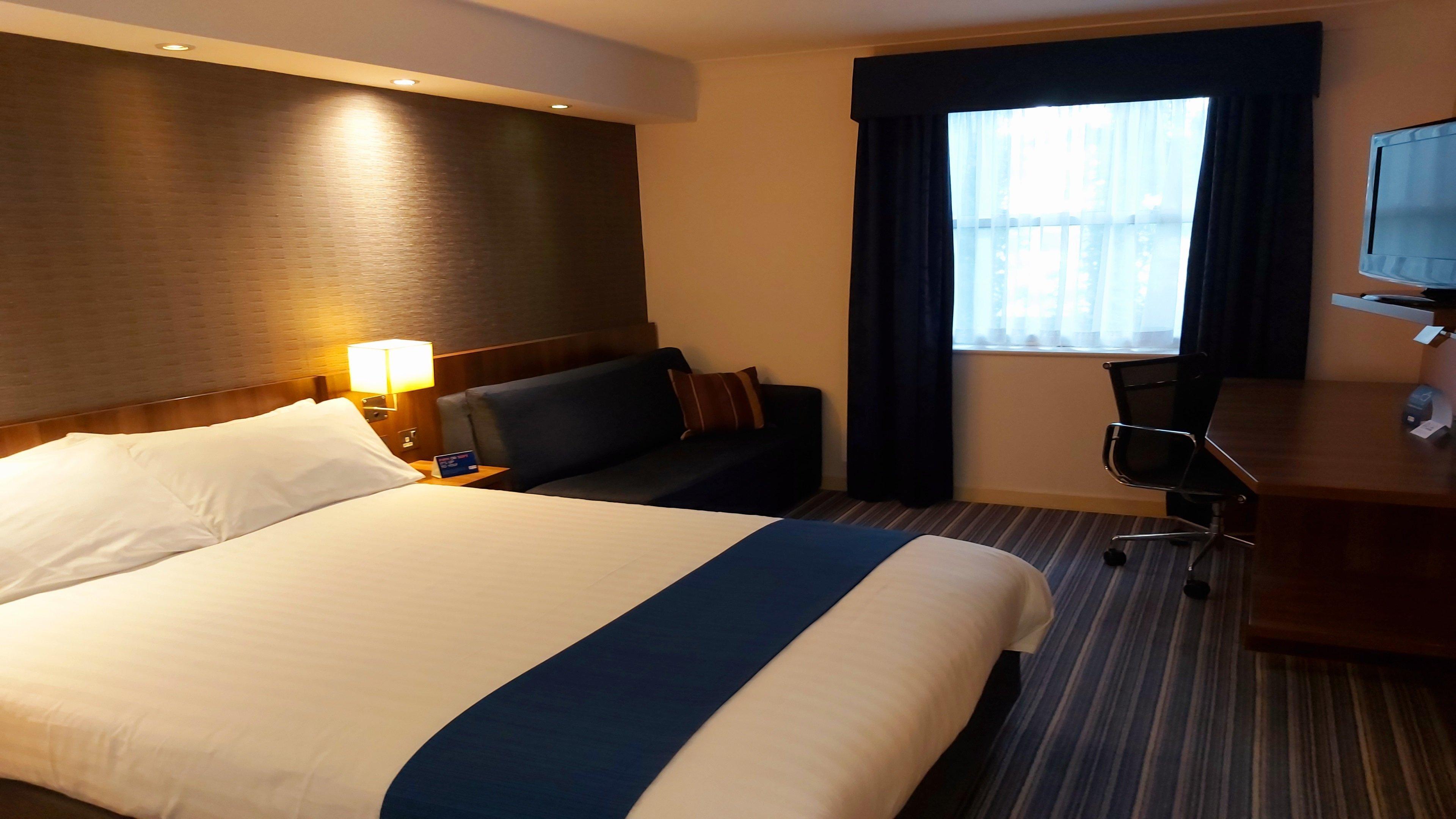 Holiday Inn Express London Gatwick Crawley, An Ihg Hotel Eksteriør bilde