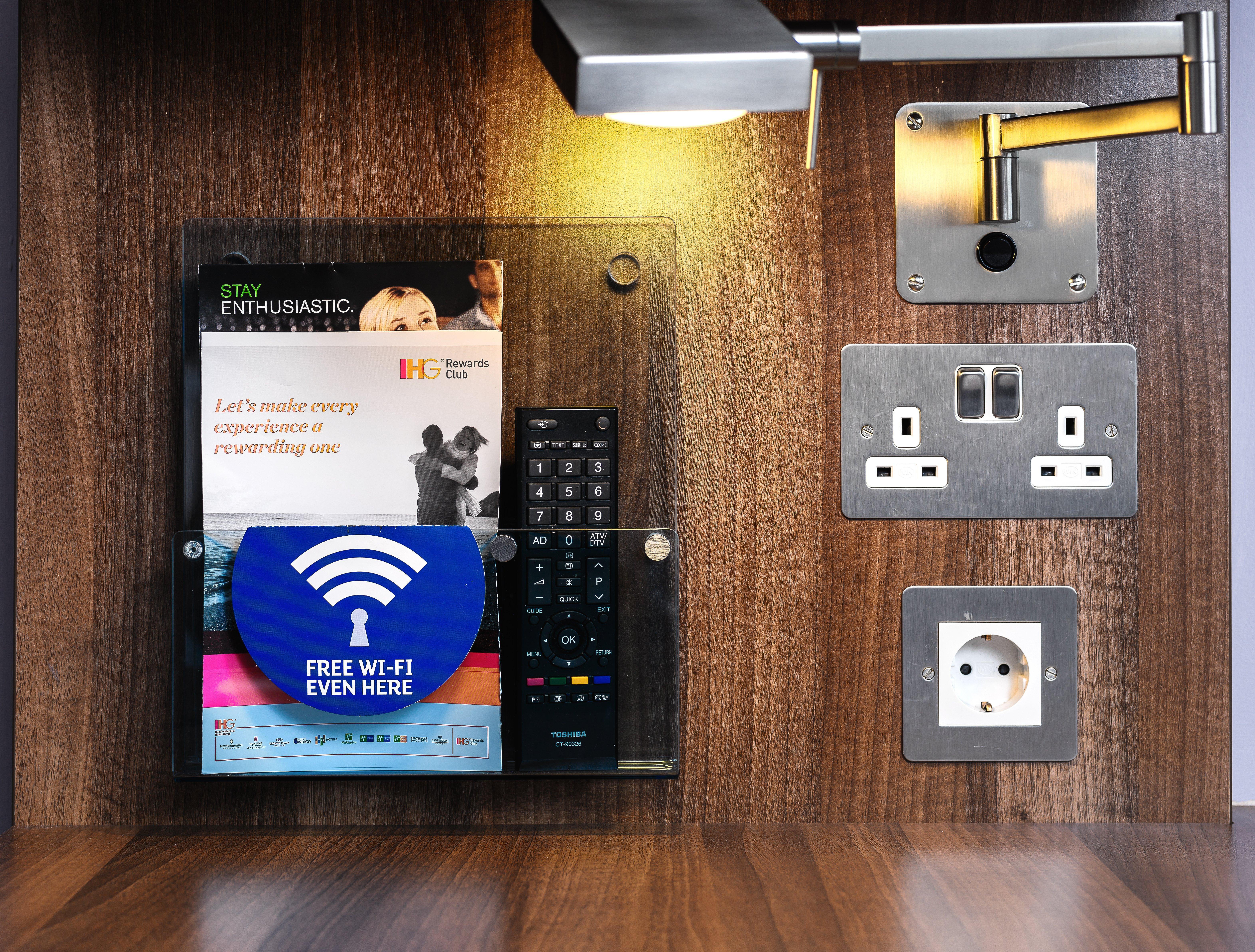Holiday Inn Express London Gatwick Crawley, An Ihg Hotel Eksteriør bilde