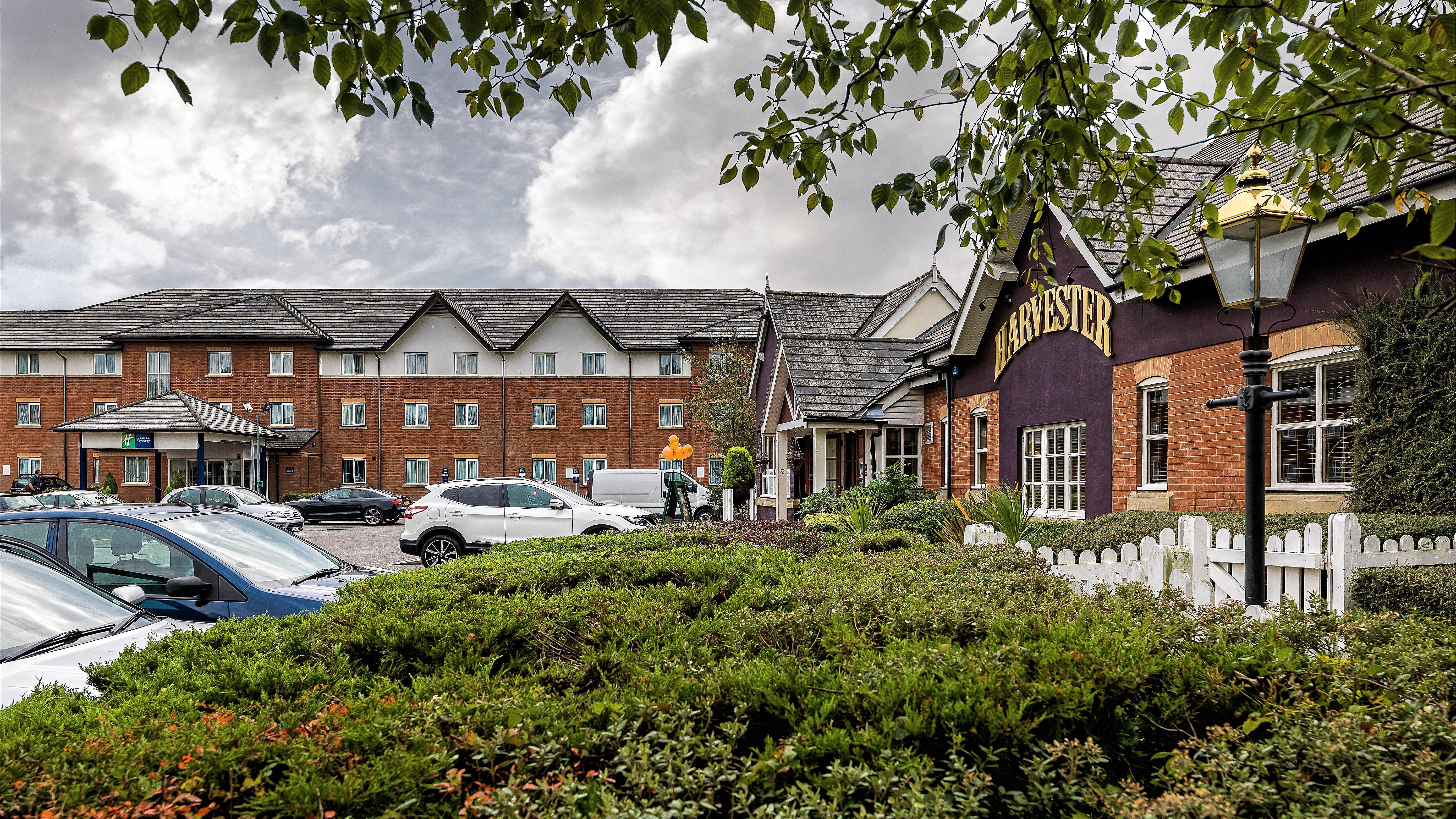 Holiday Inn Express London Gatwick Crawley, An Ihg Hotel Eksteriør bilde