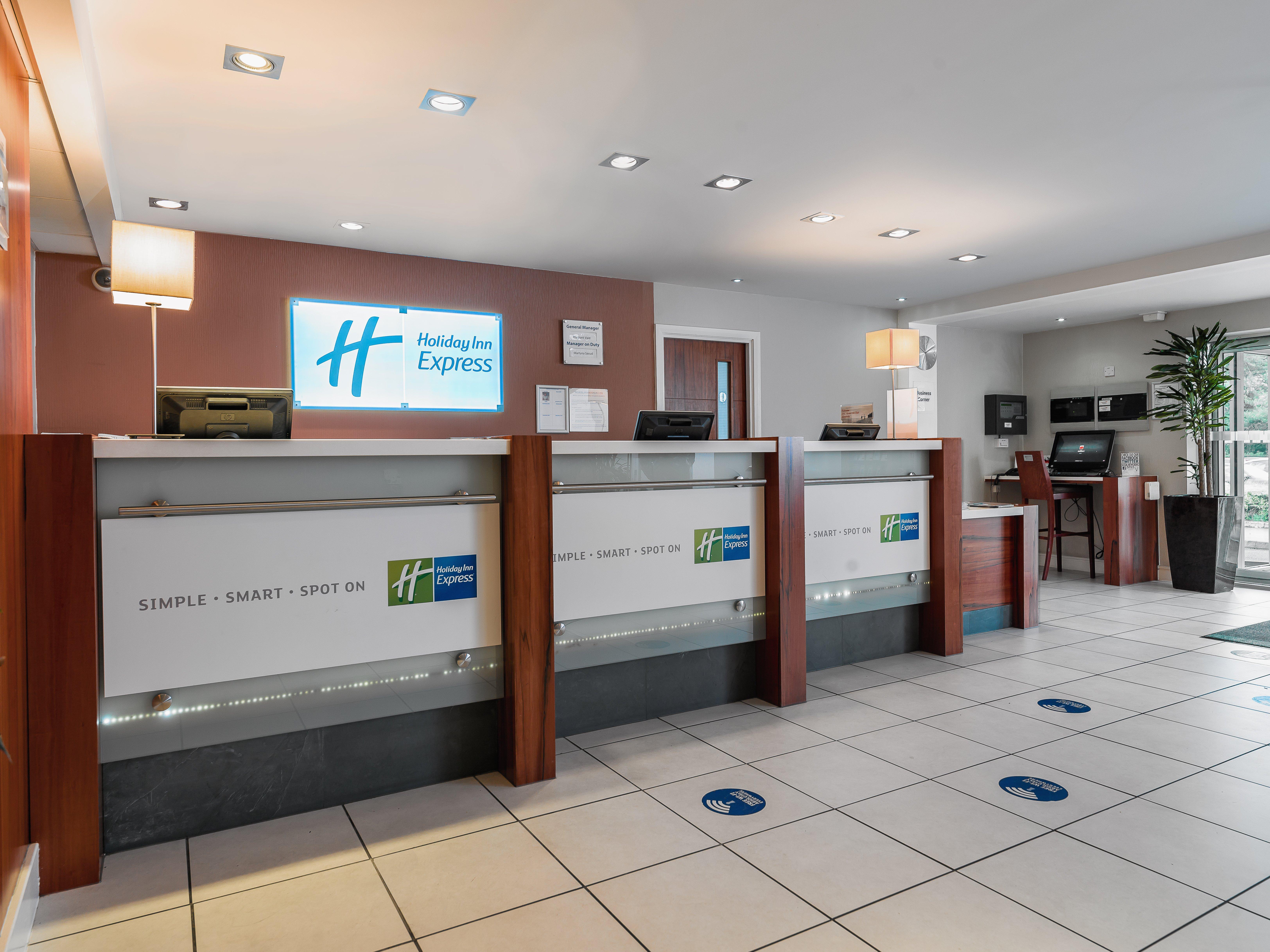 Holiday Inn Express London Gatwick Crawley, An Ihg Hotel Eksteriør bilde