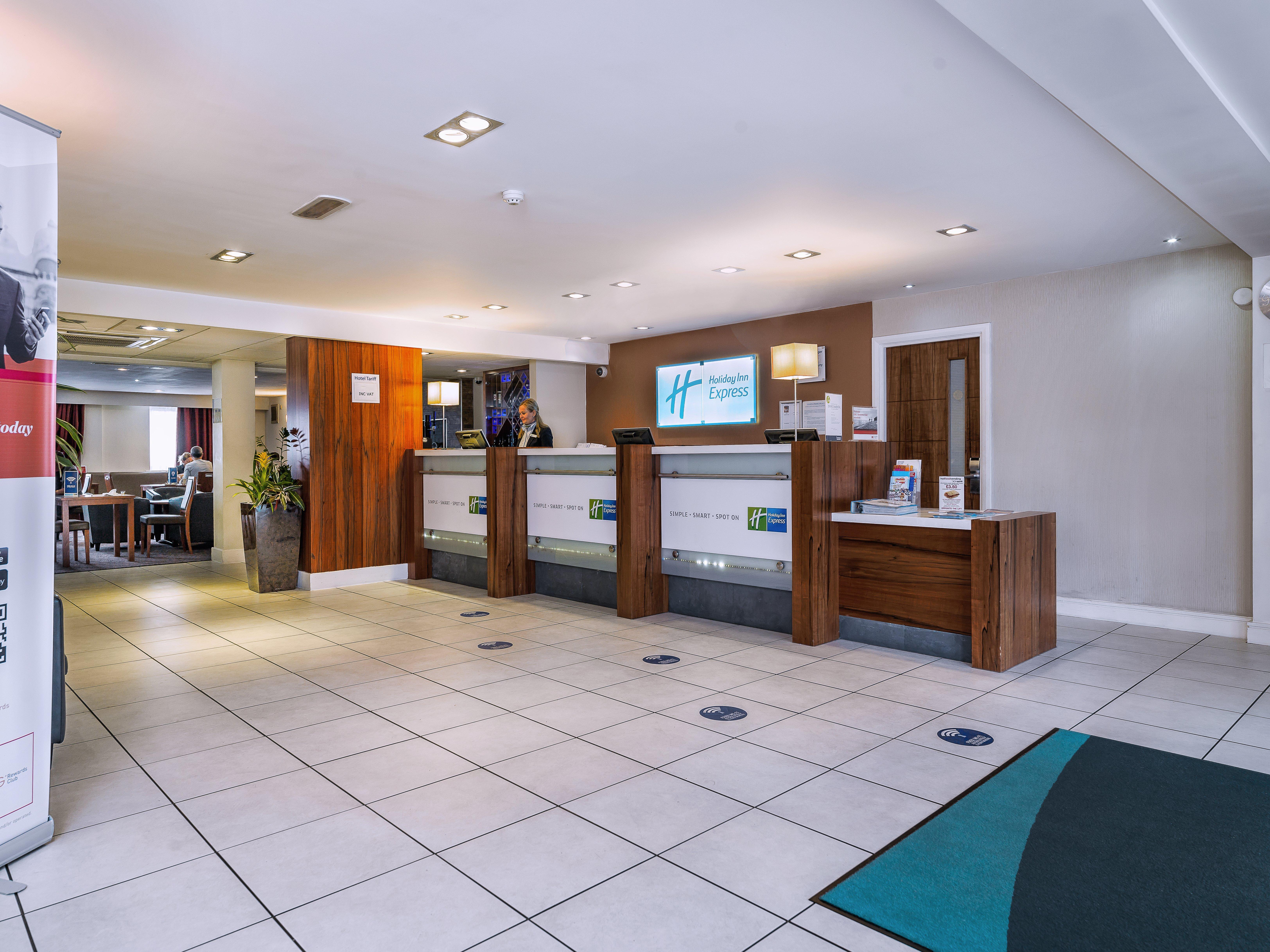 Holiday Inn Express London Gatwick Crawley, An Ihg Hotel Eksteriør bilde