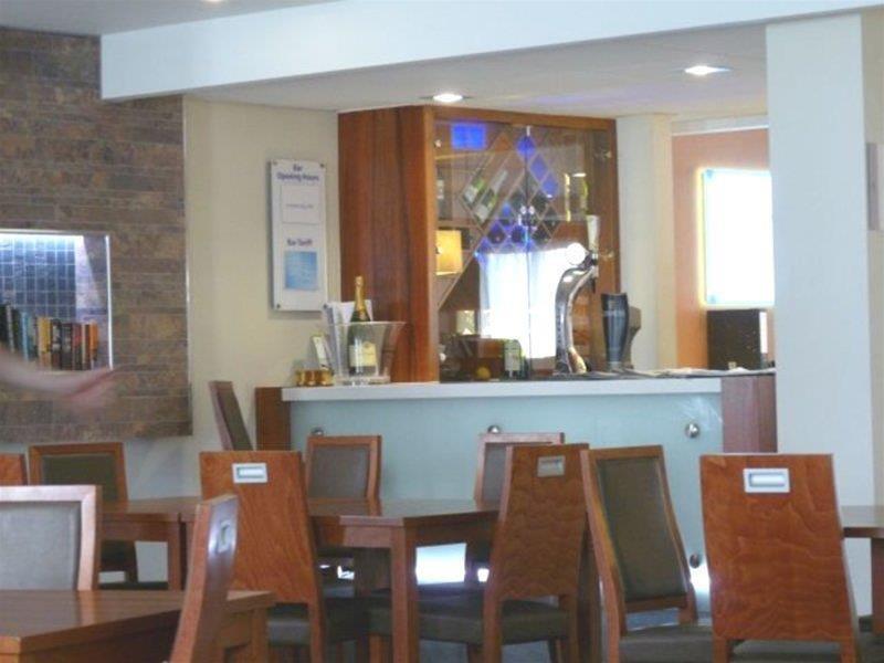 Holiday Inn Express London Gatwick Crawley, An Ihg Hotel Eksteriør bilde