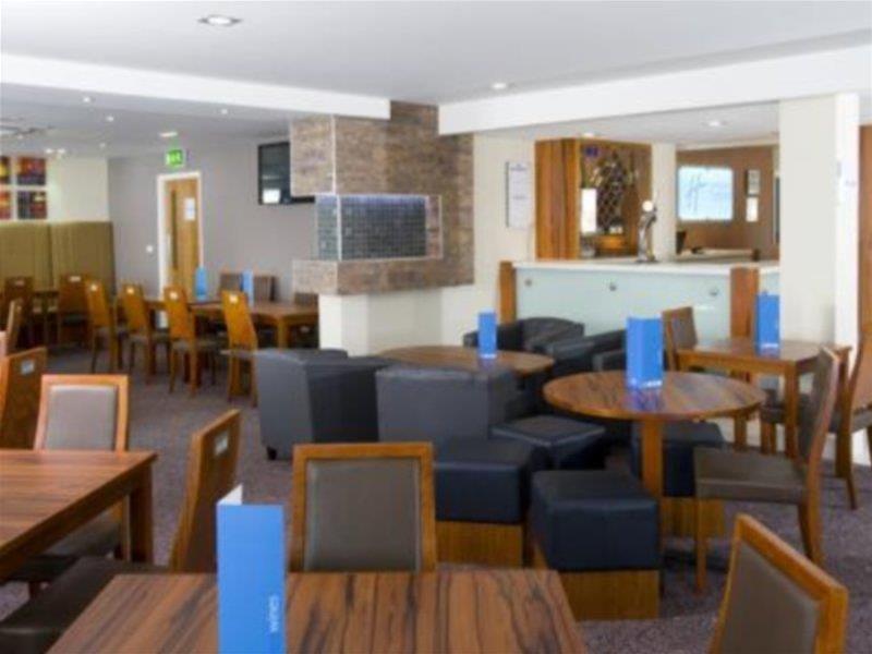 Holiday Inn Express London Gatwick Crawley, An Ihg Hotel Eksteriør bilde